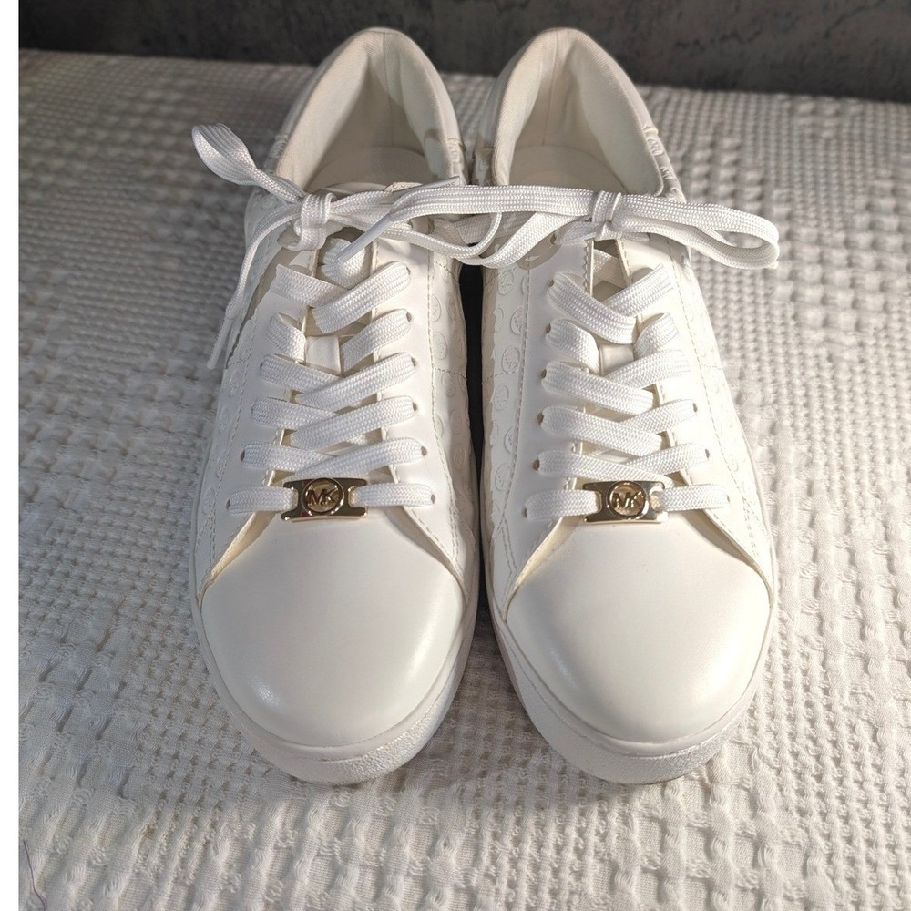 Michael Kors Poppy Womens 9 White Leather Sneakers Gold Logo Lace Up